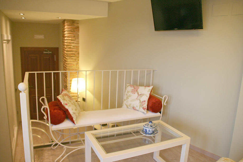 Hotel Castillo De Alquezar Room photo