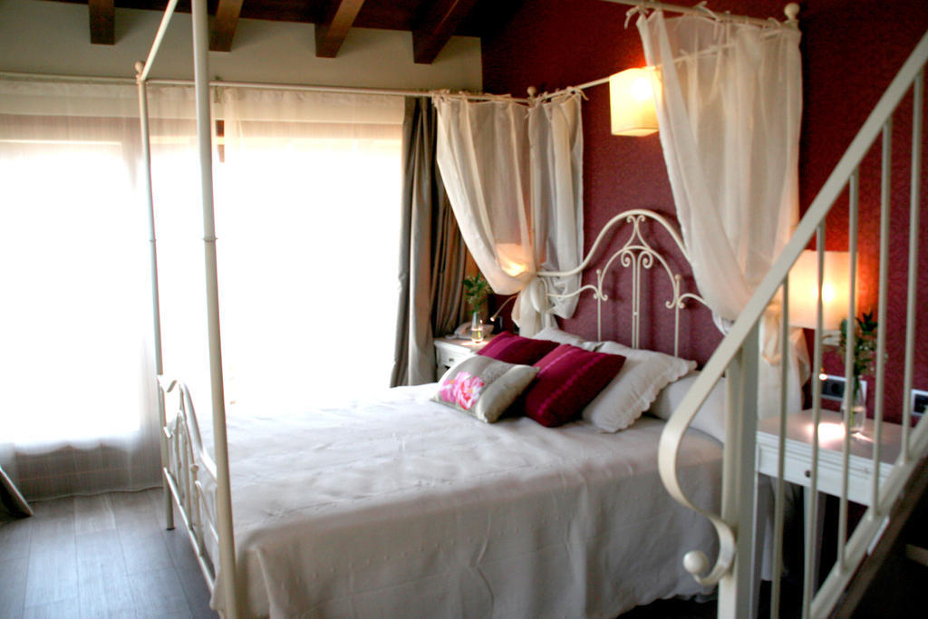 Hotel Castillo De Alquezar Room photo